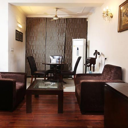 Oyo 358 Sarojini Nagar Ξενοδοχείο Νέο Δελχί Εξωτερικό φωτογραφία