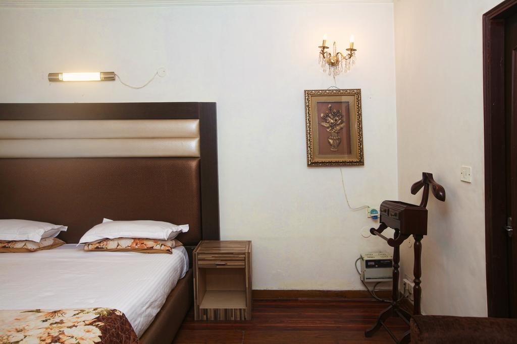 Oyo 358 Sarojini Nagar Ξενοδοχείο Νέο Δελχί Εξωτερικό φωτογραφία