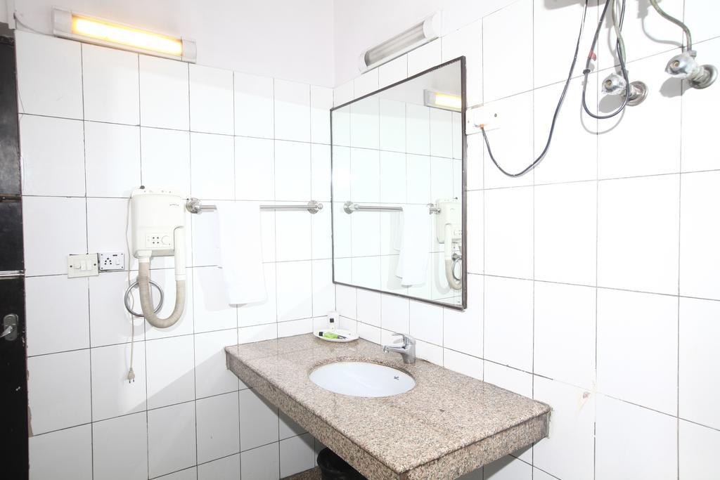 Oyo 358 Sarojini Nagar Ξενοδοχείο Νέο Δελχί Εξωτερικό φωτογραφία