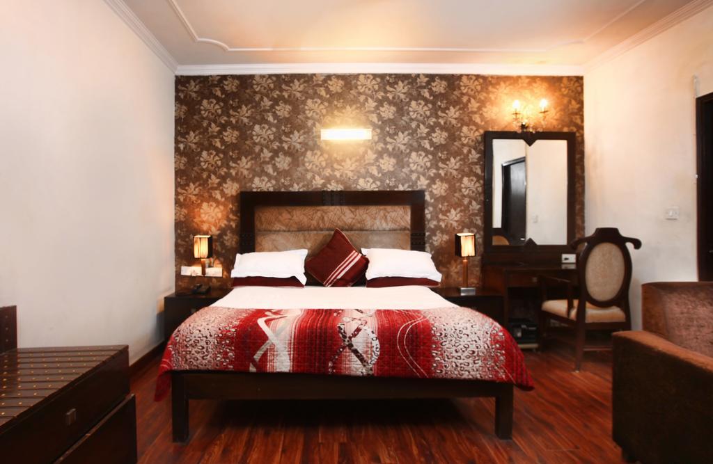 Oyo 358 Sarojini Nagar Ξενοδοχείο Νέο Δελχί Δωμάτιο φωτογραφία