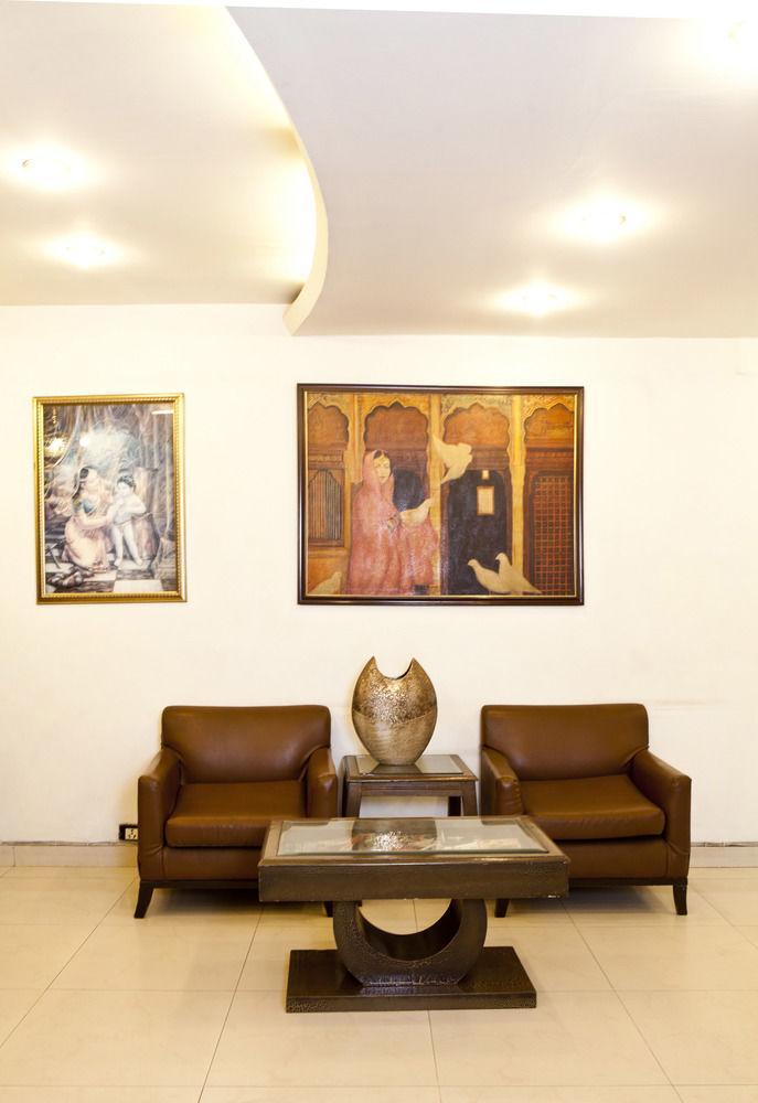 Oyo 358 Sarojini Nagar Ξενοδοχείο Νέο Δελχί Εξωτερικό φωτογραφία